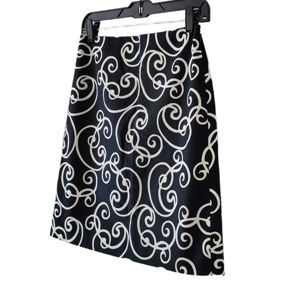Ann Taylor Scrolling Swirls Short A-line Skirt | NWT | 0P | Black White - Picture 2 of 15